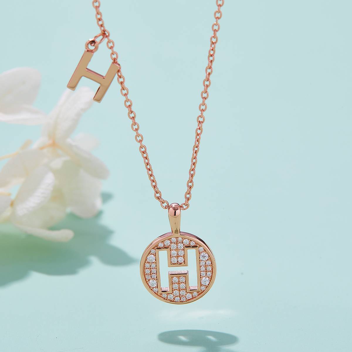 H-shaped pendant S925 silver plated rose gold Moissanite light luxury letter necklace